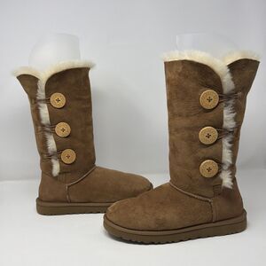 UGG Australia Tall Bailey Button Triplet Chestnut Womens DISCONTINUED 1873